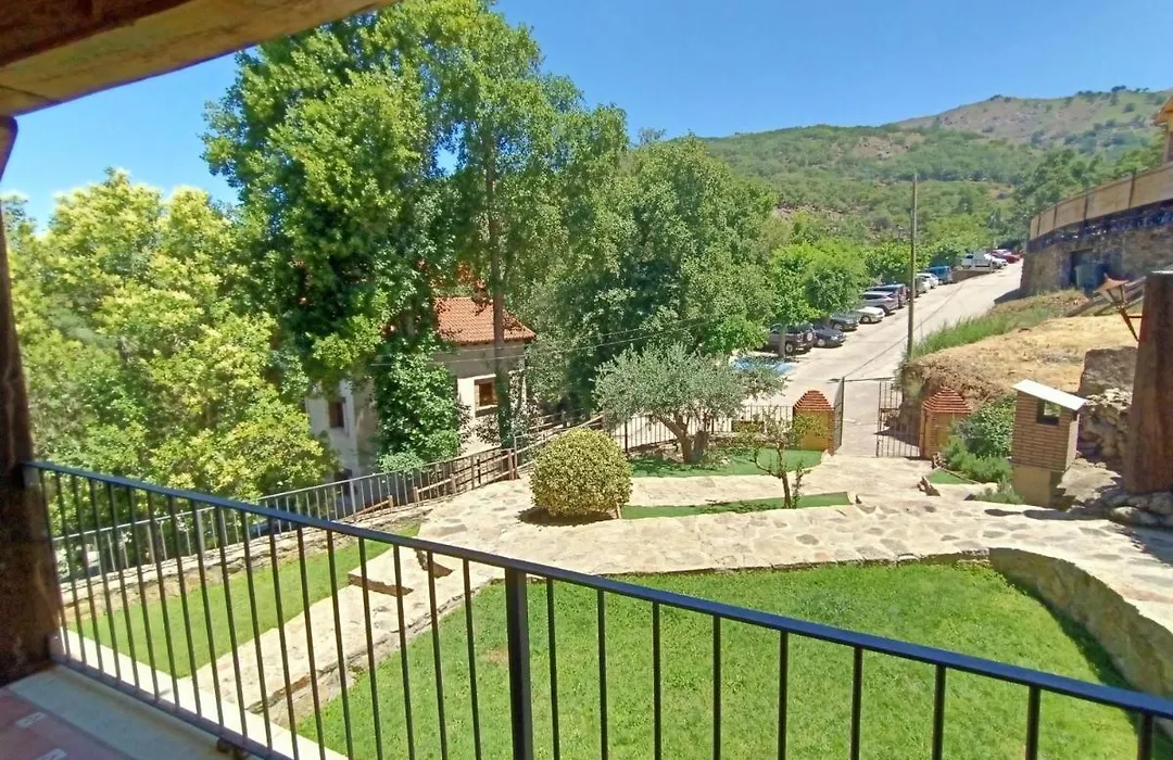 Casas Rurales Acebuche , Cerezo en Flor&Valle del Ambroz-1